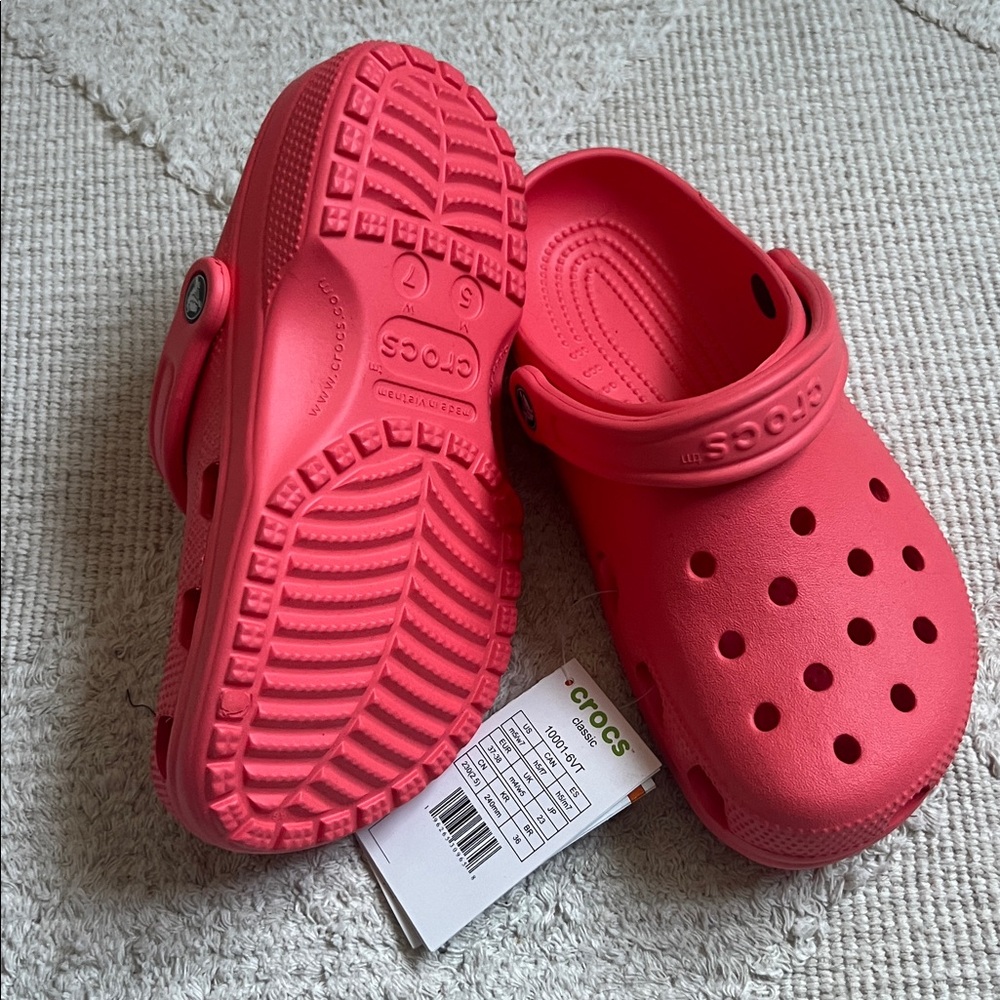 CROCS Water Shoes - Vibrant pink - Picture 2 of 3